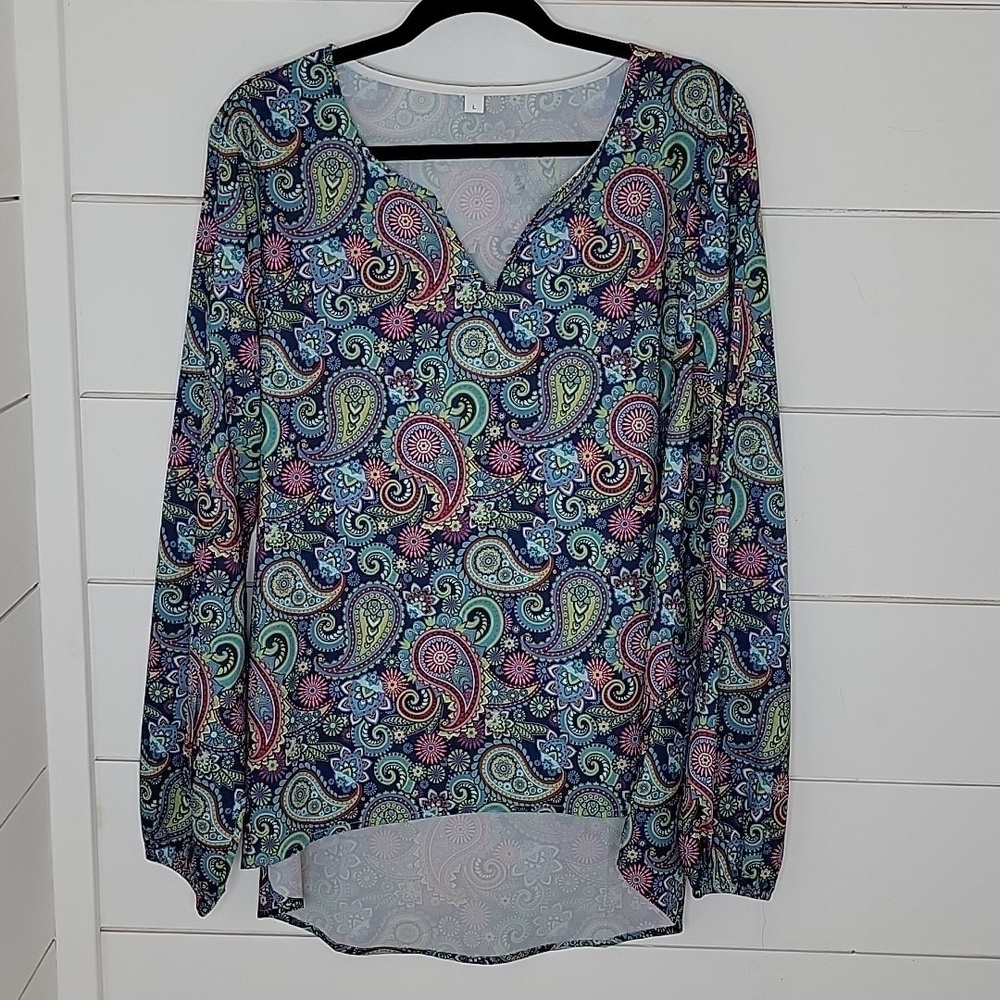 NWOT Boutique large paisley bohemian high low top